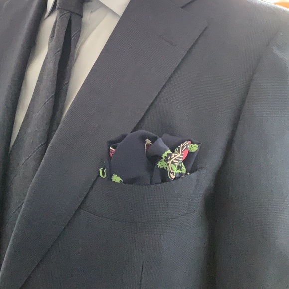 Custom-made navy pocket square - Picture 3 of 3